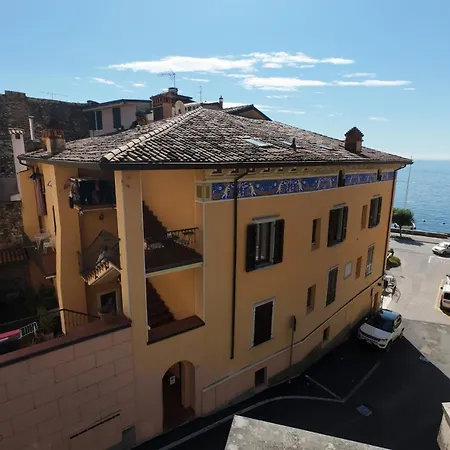 Panorama Apartment *